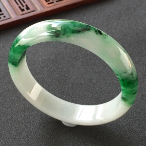 (超值推荐)糯冰种飘翠手镯(58.2mm)