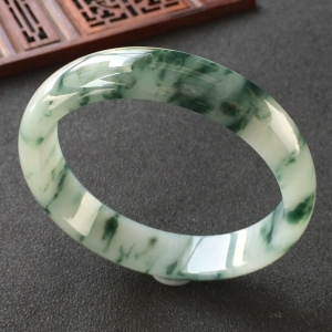 (超值推荐)糯冰种飘花手镯(58.6mm)
