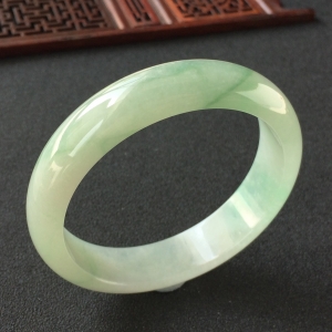 (超值推荐)糯冰种飘花手镯(61mm)