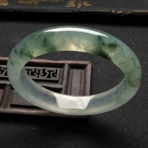 （超值推荐）冰种飘花手镯（55.8mm）