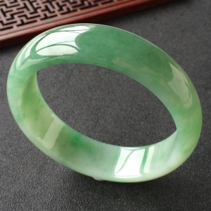 (超值推荐)糯冰种飘花手镯(60.2mm)