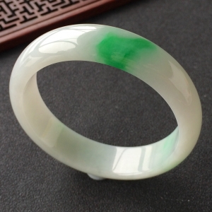 (超值推荐)糯冰种飘翠手镯(56.6mm)