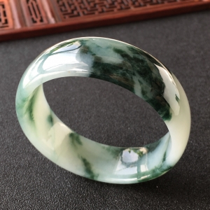 (超值推荐)糯冰种飘花手镯(55.1mm)