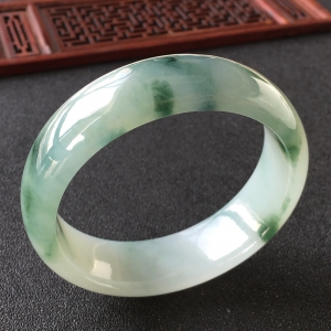 (超值推荐)糯冰种飘花手镯(58.8mm)