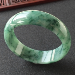 (超值推荐)糯冰种飘花手镯(58.5mm)