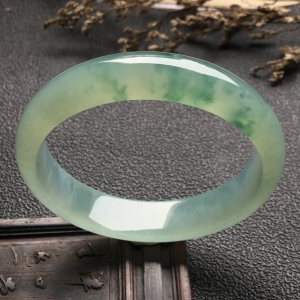 （超值推荐）冰种飘花手镯（56.1mm）