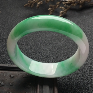 （超值推荐）糯冰种飘翠手镯（53.7mm）