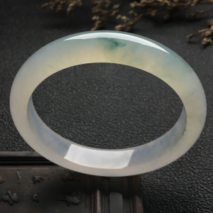 （超值推荐）冰种略飘花手镯（56mm）