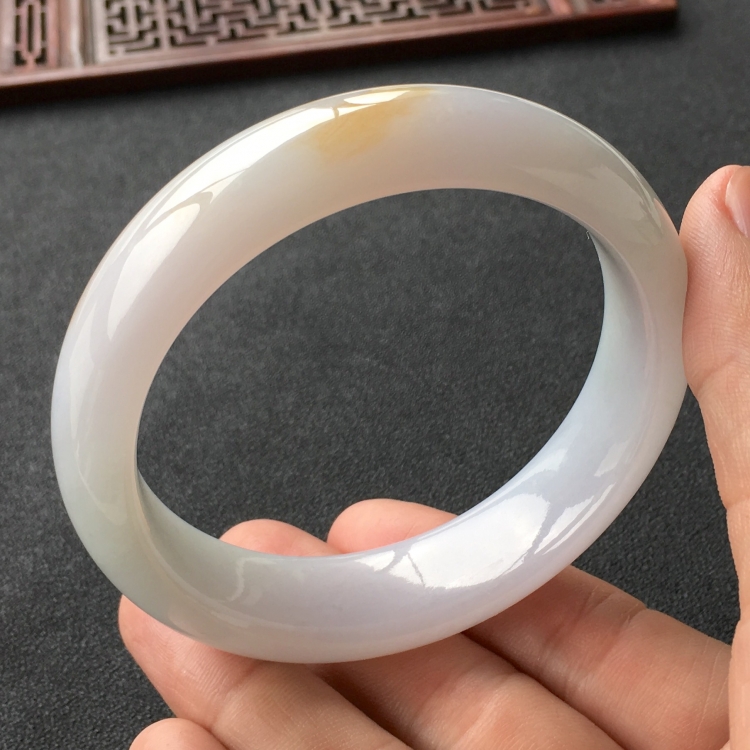 (  超值推荐)糯冰种飘黄翡手镯(60.5mm)