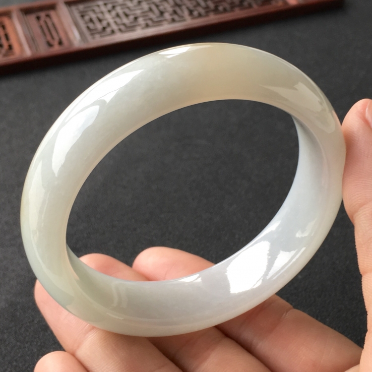 (超值推荐)糯冰种飘黄翡手镯(59.2mm)