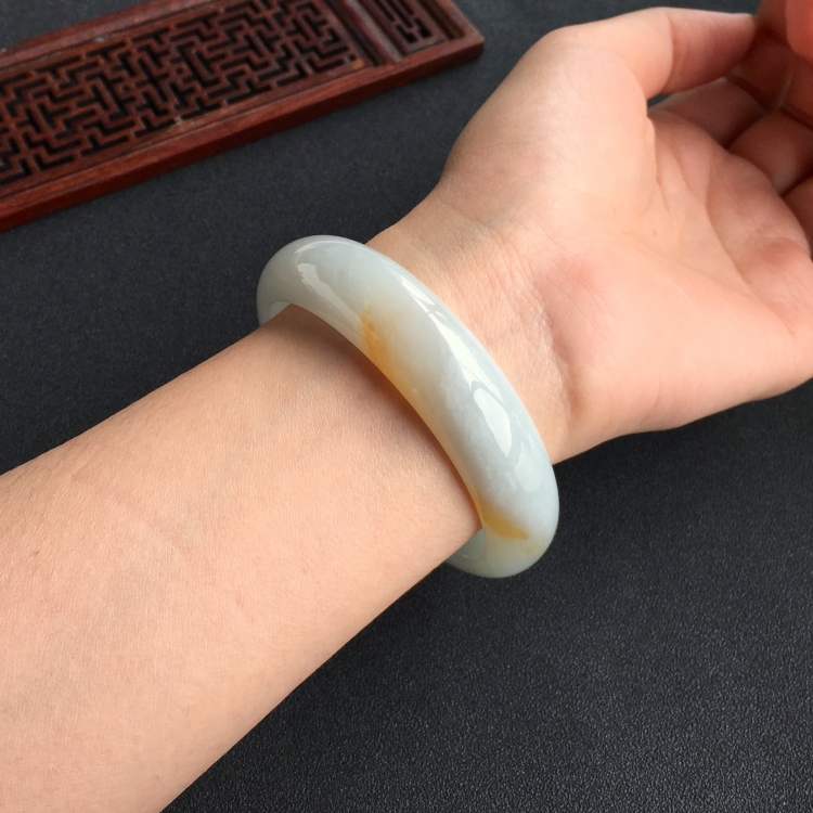 (超值推荐)糯冰种飘黄翡手镯(59.2mm)