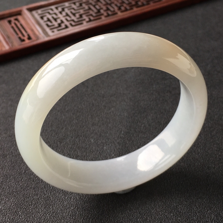 (超值推荐)糯冰种飘黄翡手镯(59.2mm)