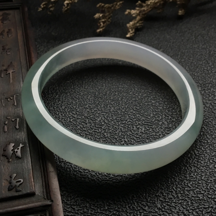 （超值推荐）冰种略飘花手镯（54.4mm）