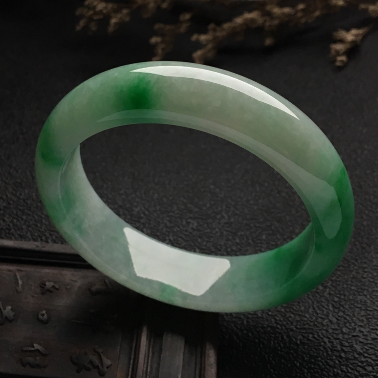 （超值推荐）糯冰种飘翠手镯（54mm）