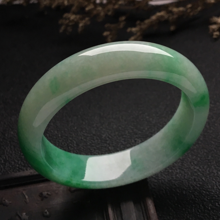 （超值推荐）糯冰种飘翠手镯（54mm）