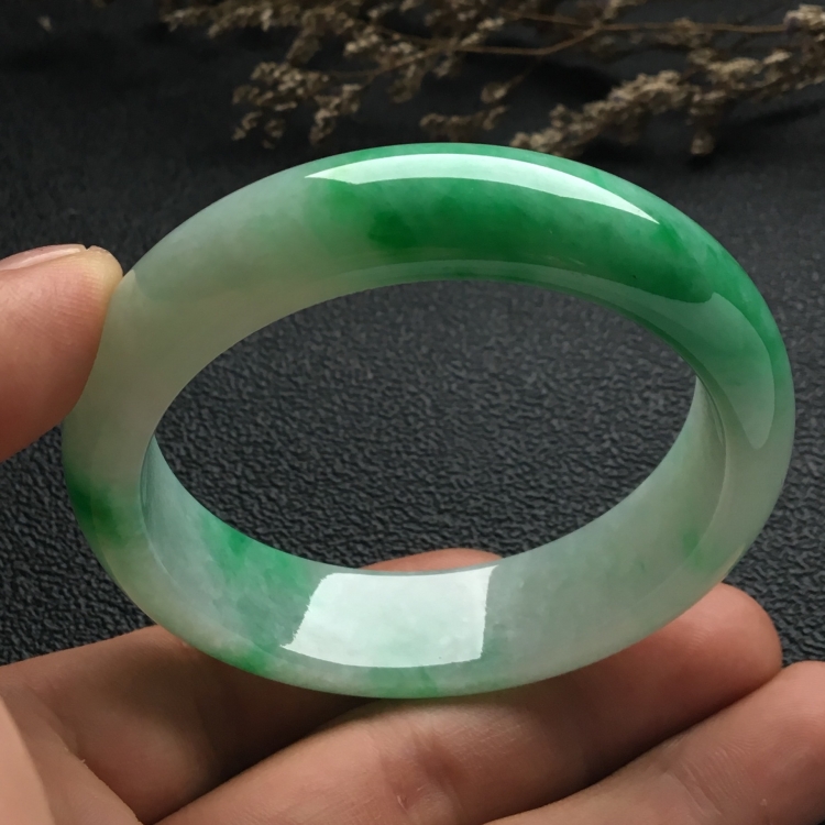 （超值推荐）糯冰种飘翠手镯（54mm）