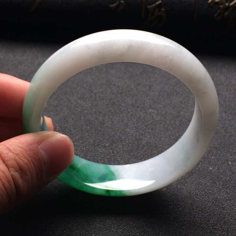 （超值推荐）糯冰种飘翠手镯（54.8mm）