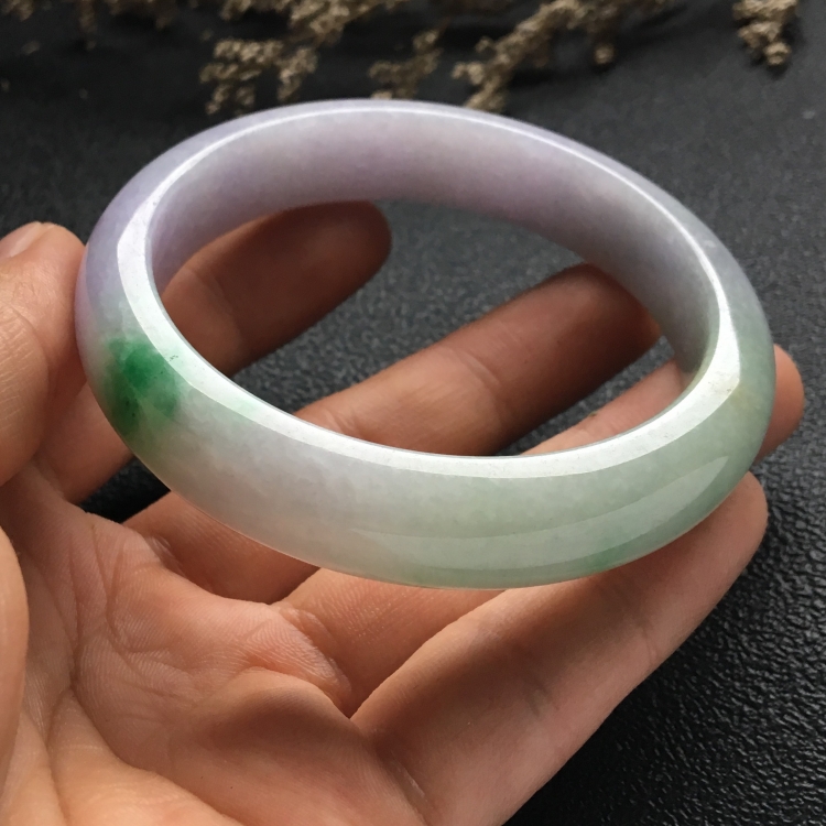 （超值推荐）糯冰种春带彩手镯（58.1mm）