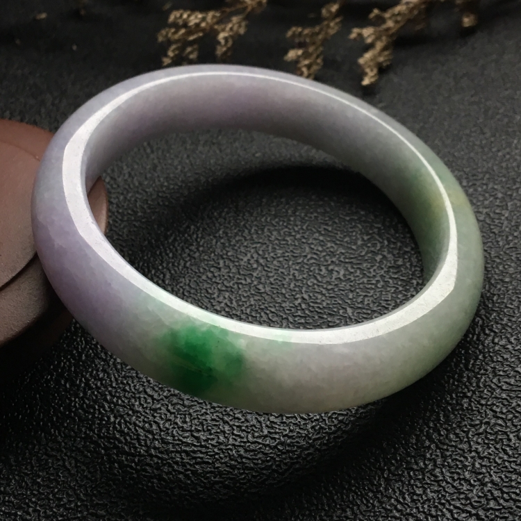 （超值推荐）糯冰种春带彩手镯（58.1mm）
