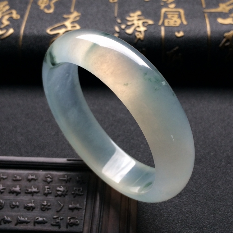 （超值推荐）冰种飘花手镯（57.7mm）