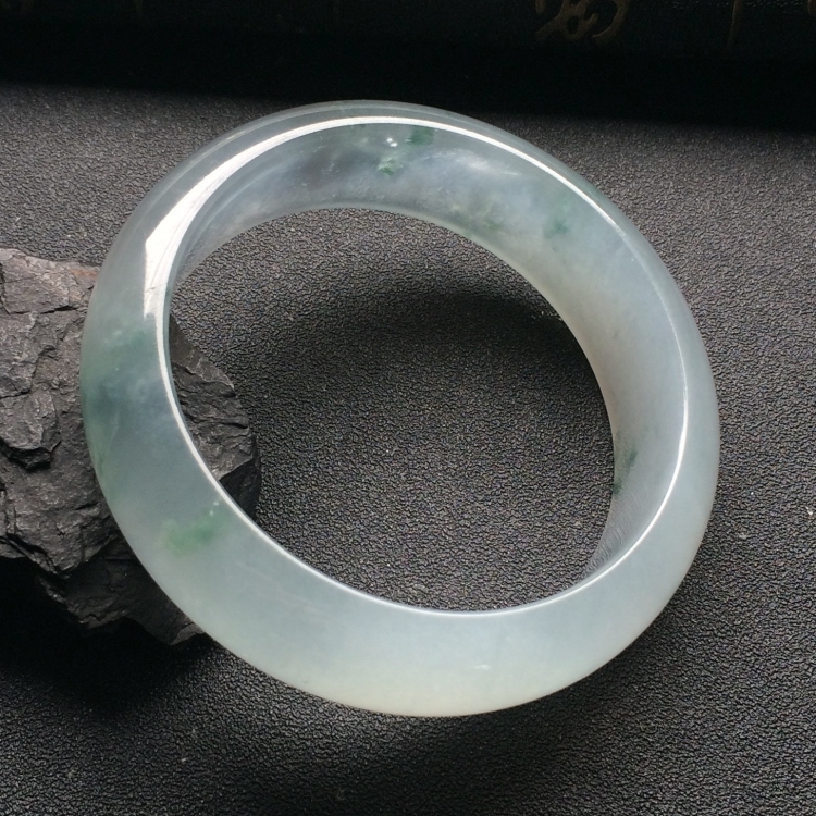 （超值推荐）冰种飘花手镯（57mm）
