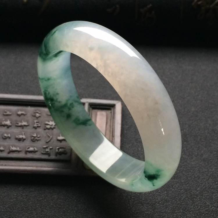 （超值推荐）冰种飘花手镯（56.1mm）