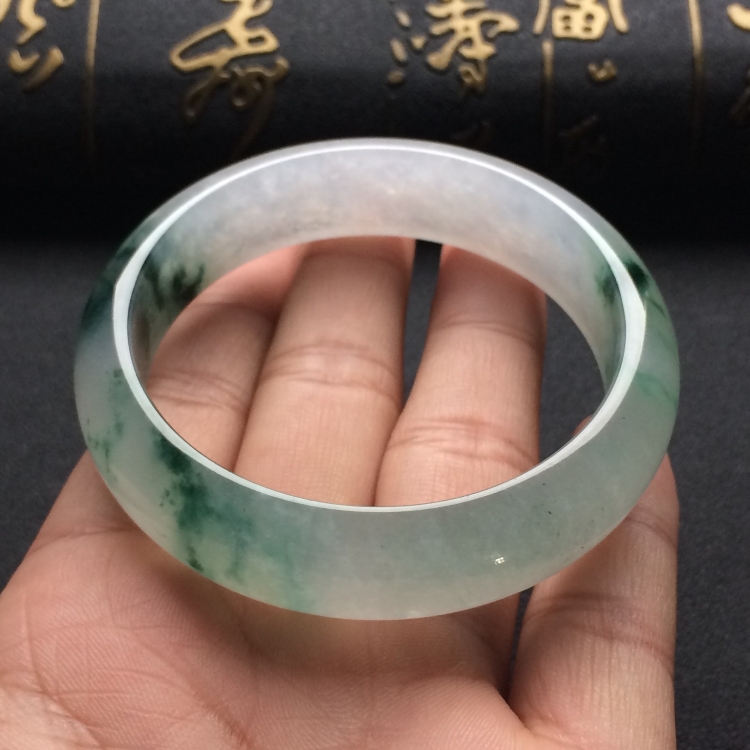 （超值推荐）冰种飘花手镯（56.1mm）