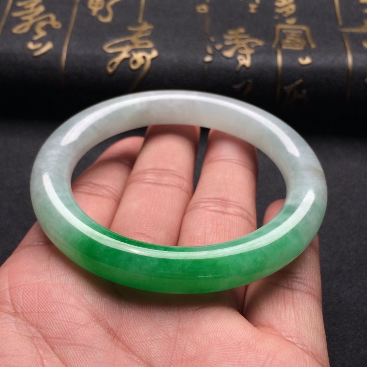 （超值推荐）糯冰种飘阳绿圆条手镯（54.5mm）