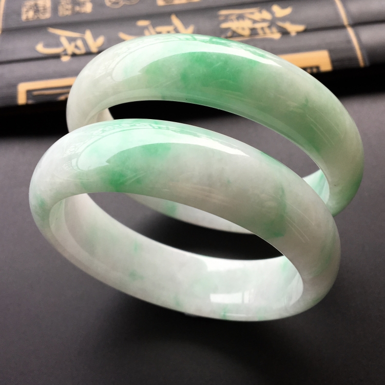 (超值推荐)糯冰种飘翠手镯(54.2mm/56.7mm)单价