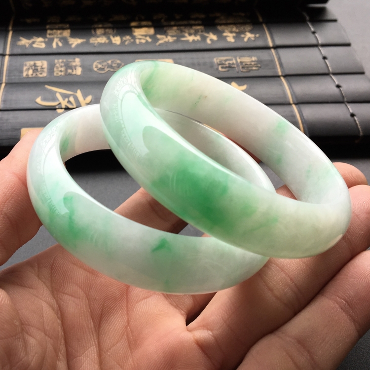 (超值推荐)糯冰种飘翠手镯(54.2mm/56.7mm)单价