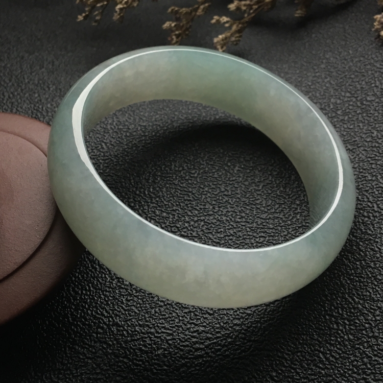 （超值推荐）糯冰种晴水手镯（58.4mm）