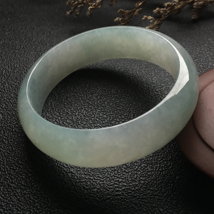（超值推荐）糯冰种晴水手镯（58.4mm）