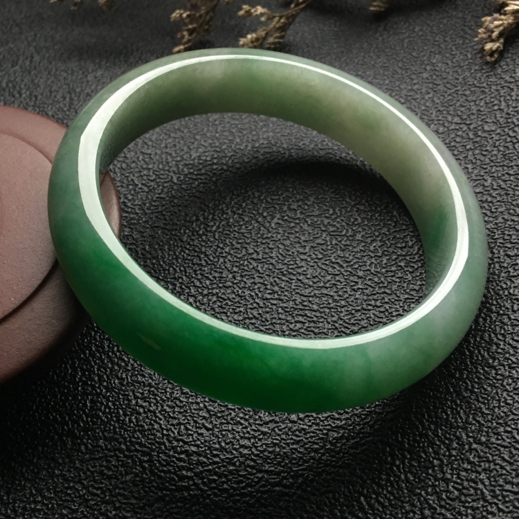 （超值推荐）糯冰种翠色手镯（56.5mm）