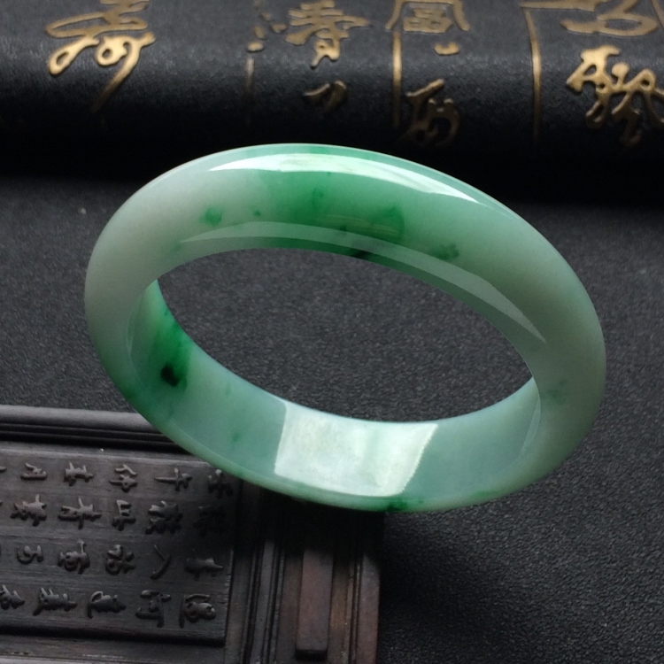 （超值推荐）糯冰种飘翠手镯（56.6mm）