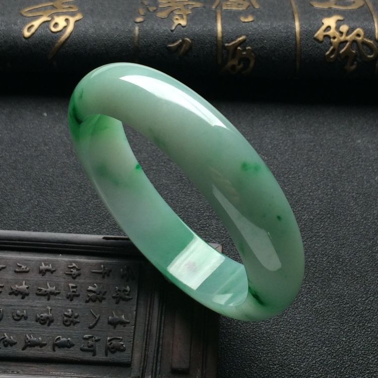（超值推荐）糯冰种飘翠手镯（56.6mm）