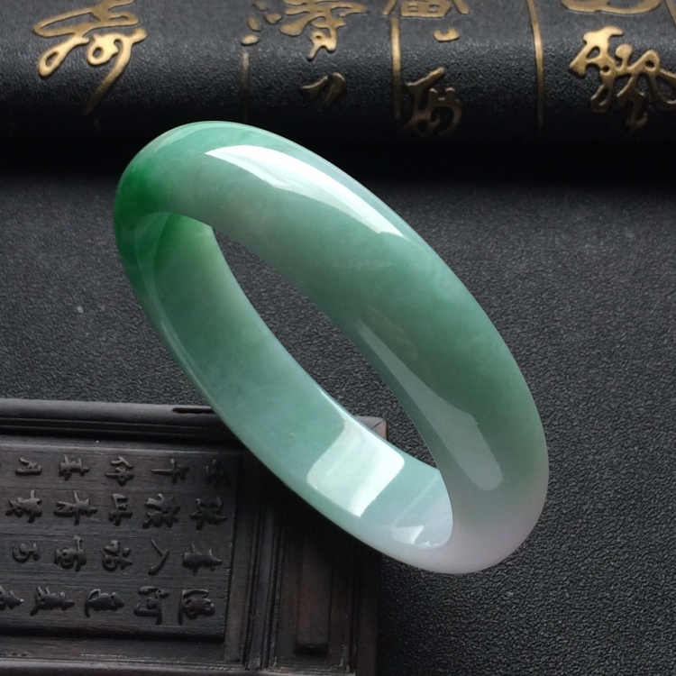（超值推荐）糯冰种飘翠手镯（57.8mm）