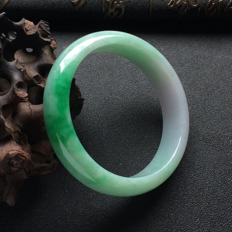 （超值推荐）糯冰种飘翠手镯（57.8mm）