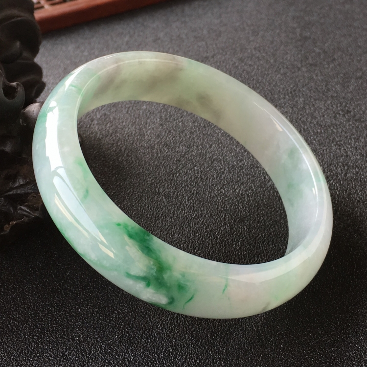 (超值推荐)糯冰种飘翠手镯(57mm)