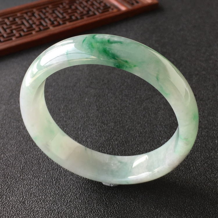 (超值推荐)糯冰种飘翠手镯(57mm)