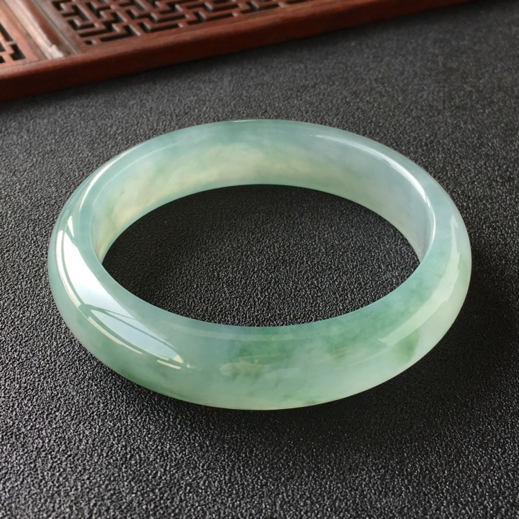 (超值推荐)冰种飘花手镯(56mm)
