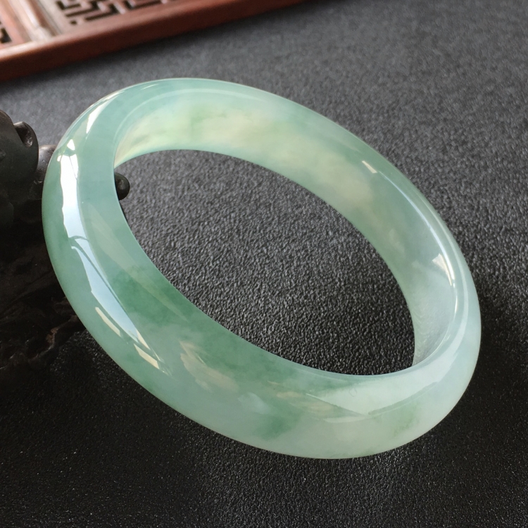 (超值推荐)冰种飘花手镯(56mm)