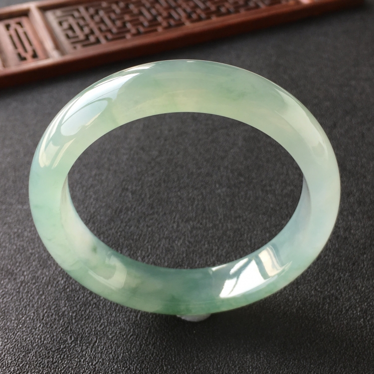 (超值推荐)冰种飘花手镯(56mm)