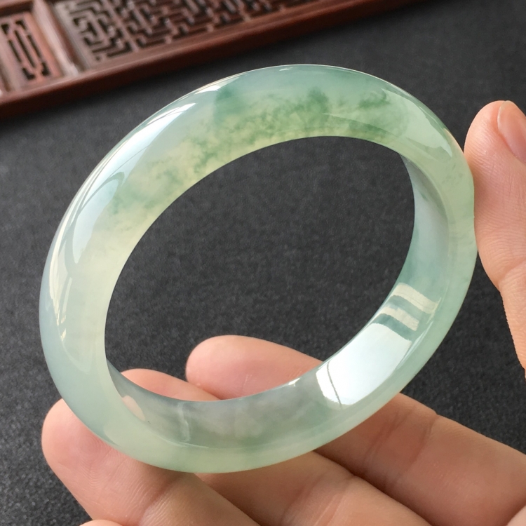 (超值推荐)冰种飘花手镯(56mm)