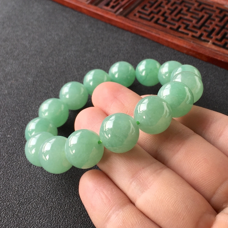 (超值推荐)糯冰种绿晴水圆珠手链