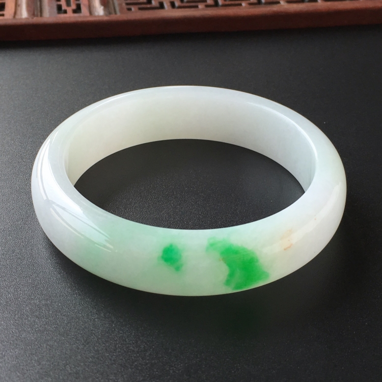 (超值推荐)糯冰种飘翠手镯(54.5mm)