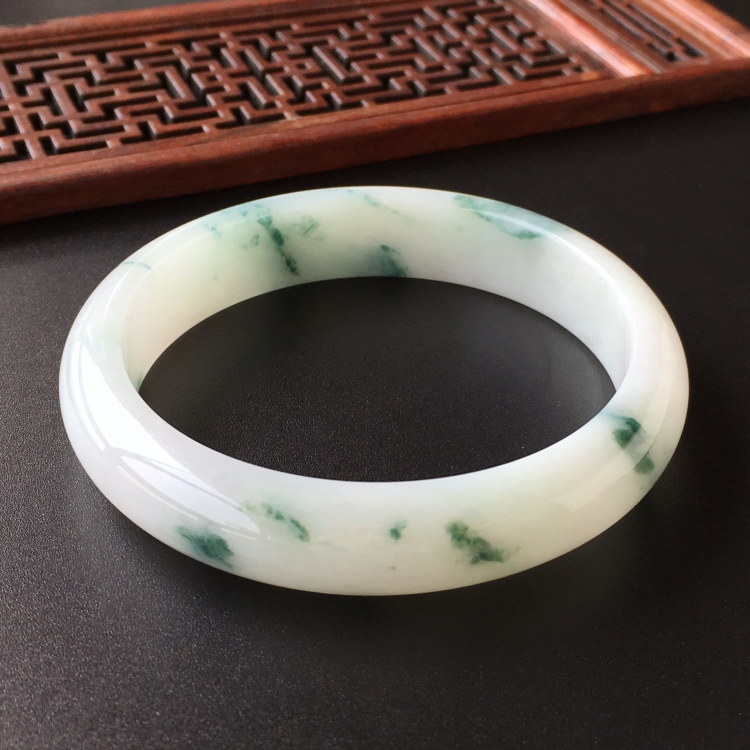 (超值推荐)糯冰种飘花手镯(58.3mm)