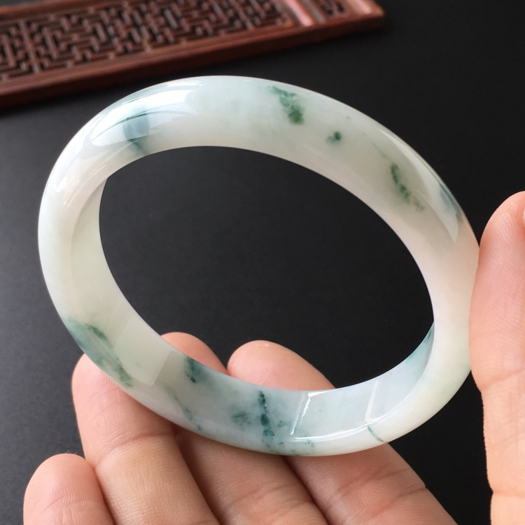 (超值推荐)糯冰种飘花手镯(58.3mm)