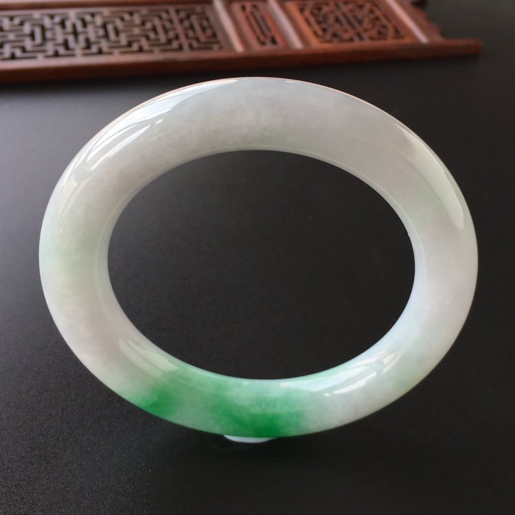 (超值推荐)糯冰种飘翠圆条手镯(57.6mm)