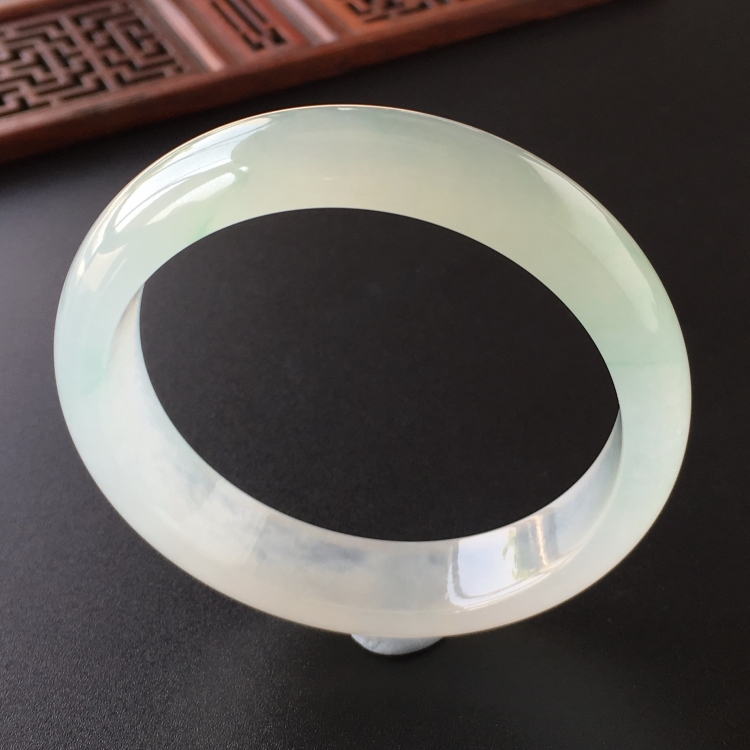 (超值推荐)冰种略飘花手镯(54mm)