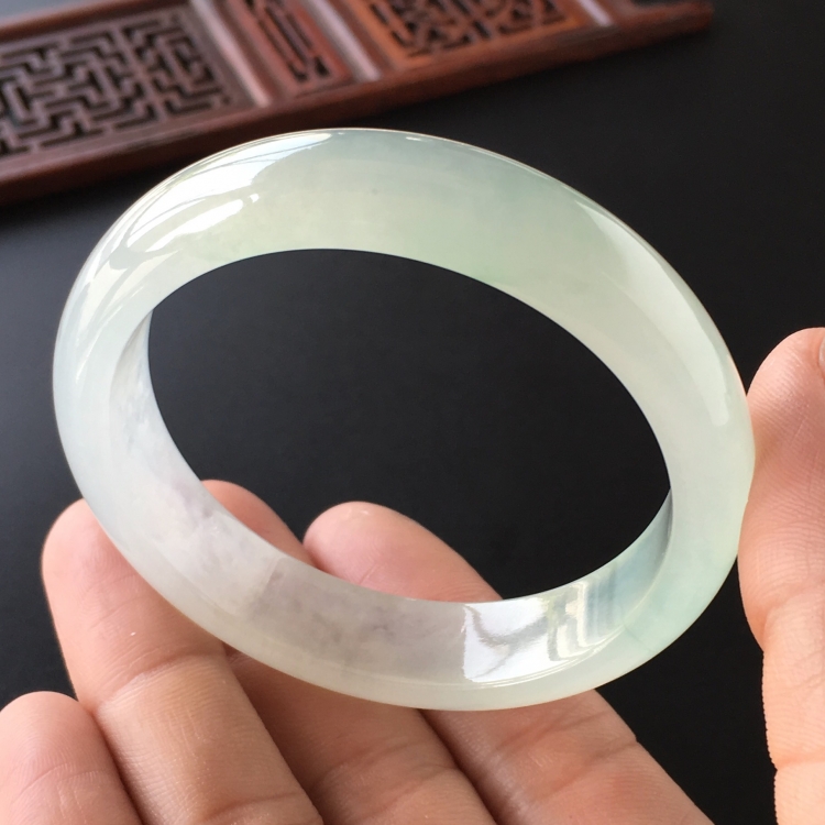 (超值推荐)冰种略飘花手镯(54mm)